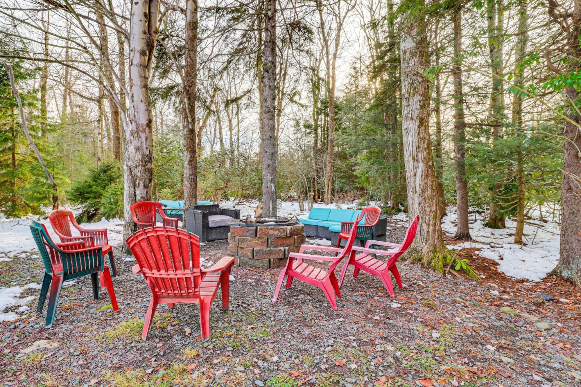 Holiday home Poconos Farms Escape With Fire Pit And Private Hot Tub Tobyhanna