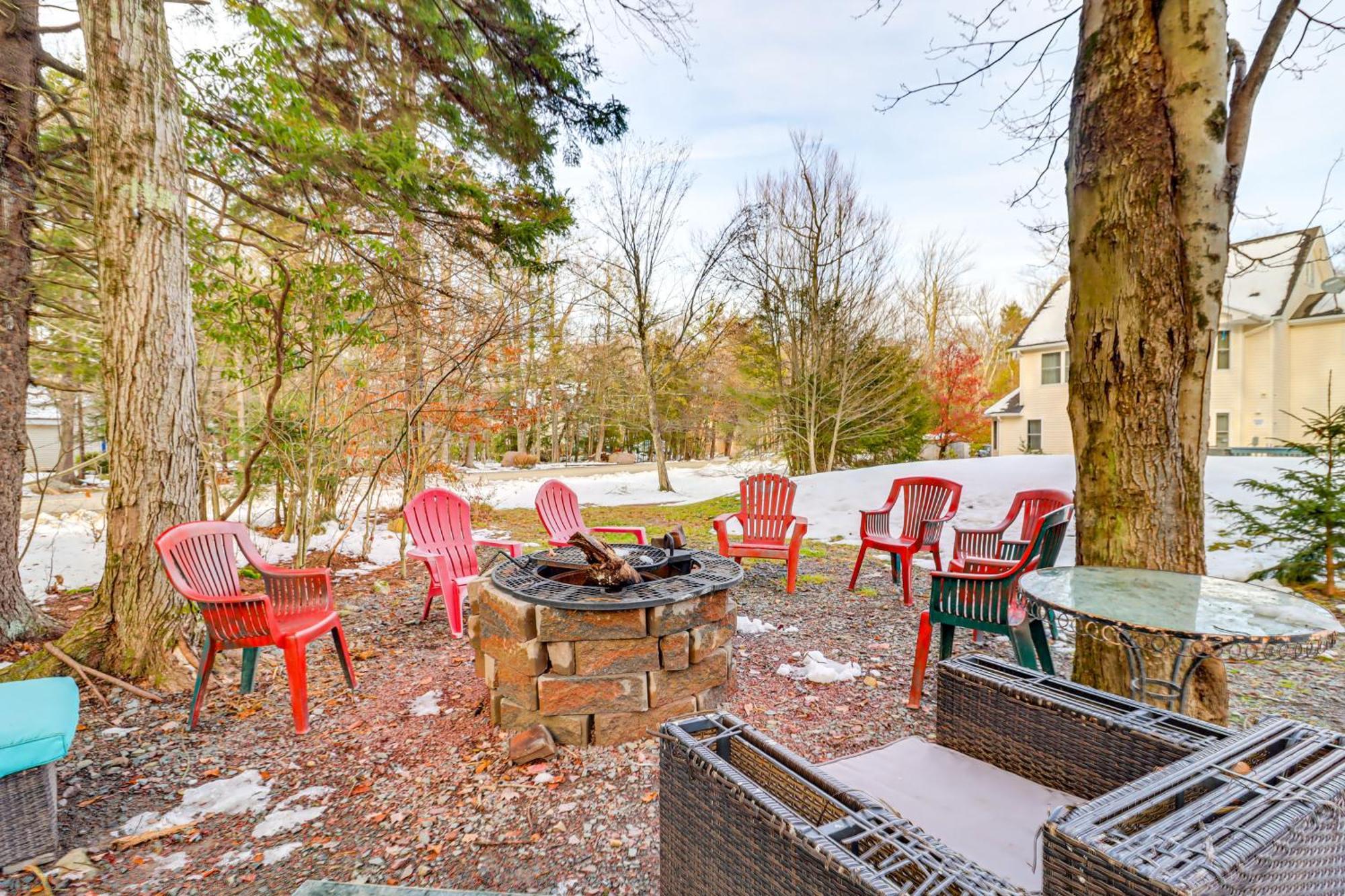 Holiday home Poconos Farms Escape With Fire Pit And Private Hot Tub Tobyhanna