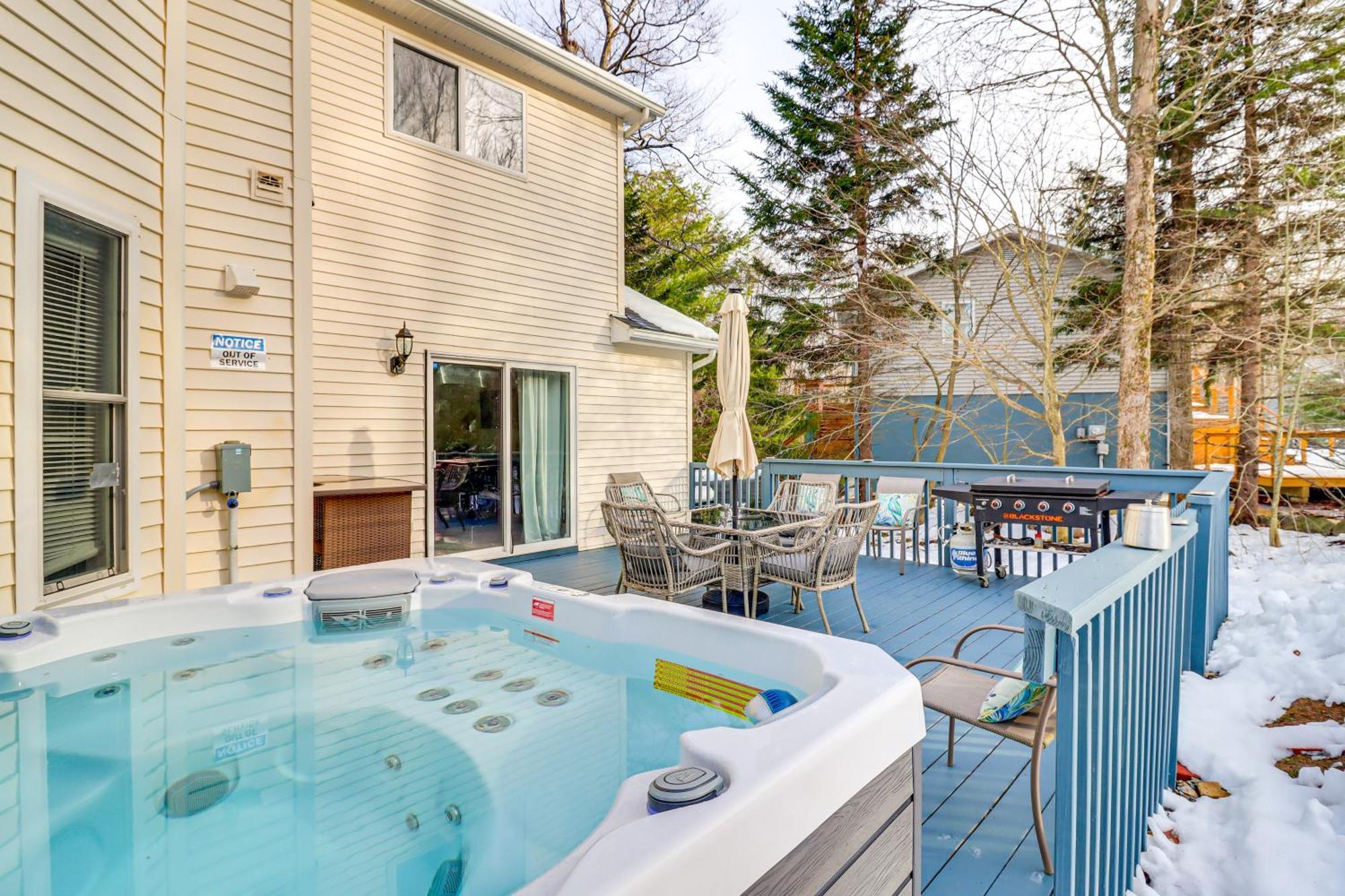 Poconos Farms Escape With Fire Pit And Private Hot Tub